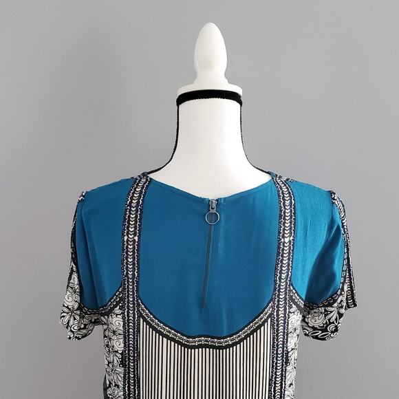 Express Graphic Short Sleeve Shift Dress Size S Petite - Picture 4 of 9